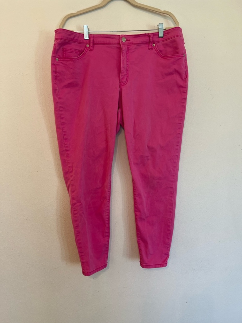 Crown & Ivy Women’s Pink Mid Rise Pink Stretch Skinny Jeans 16W